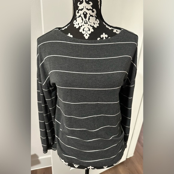 Soma Wknd pullover top long sleeve gray white stripe relaxed Top - Picture 2 of 13